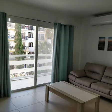 Sunstone Court 세인트폴스베이