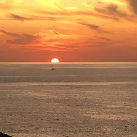 Sunstone Court * 세인트폴스베이