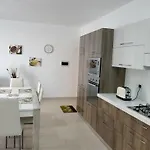 Sunstone Court Apartman