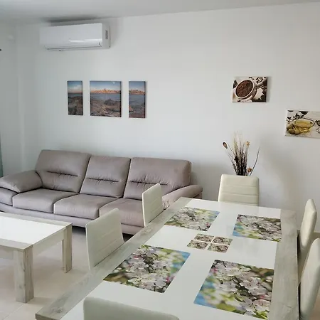 Daire Sunstone Court *