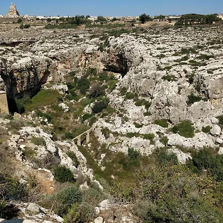 Sunstone Court Apartment