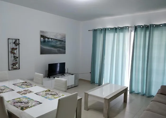 Sunstone Court Apartment *