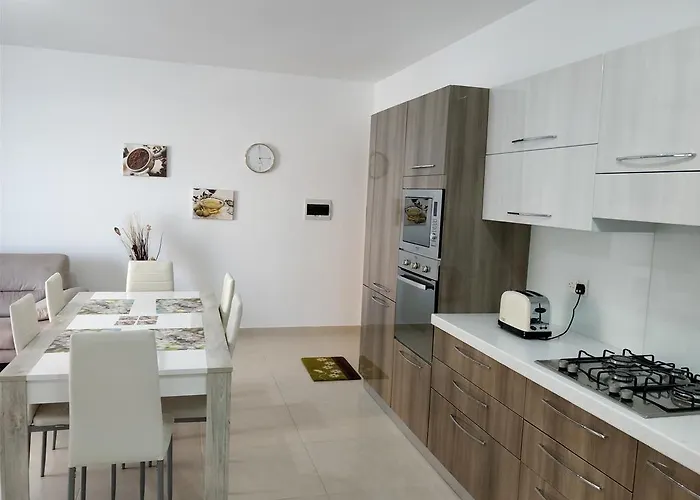 Sunstone Court Apartment