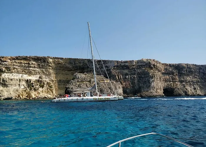 Sunstone Court Apartment